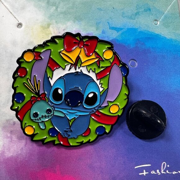 Stitch Scrump Lapel Pin Christmas Wreath Accessories Jewelry Brooch Badge Pin - Picture 2 of 8